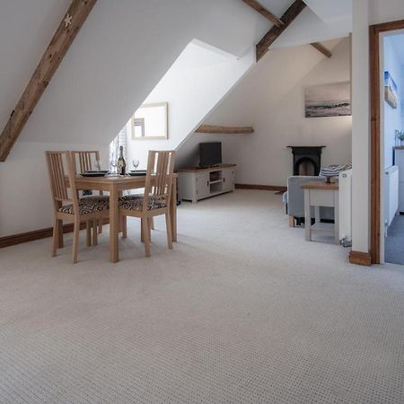 The Nest - 1 Bedroom Apartment - Tenby Eksteriør billede