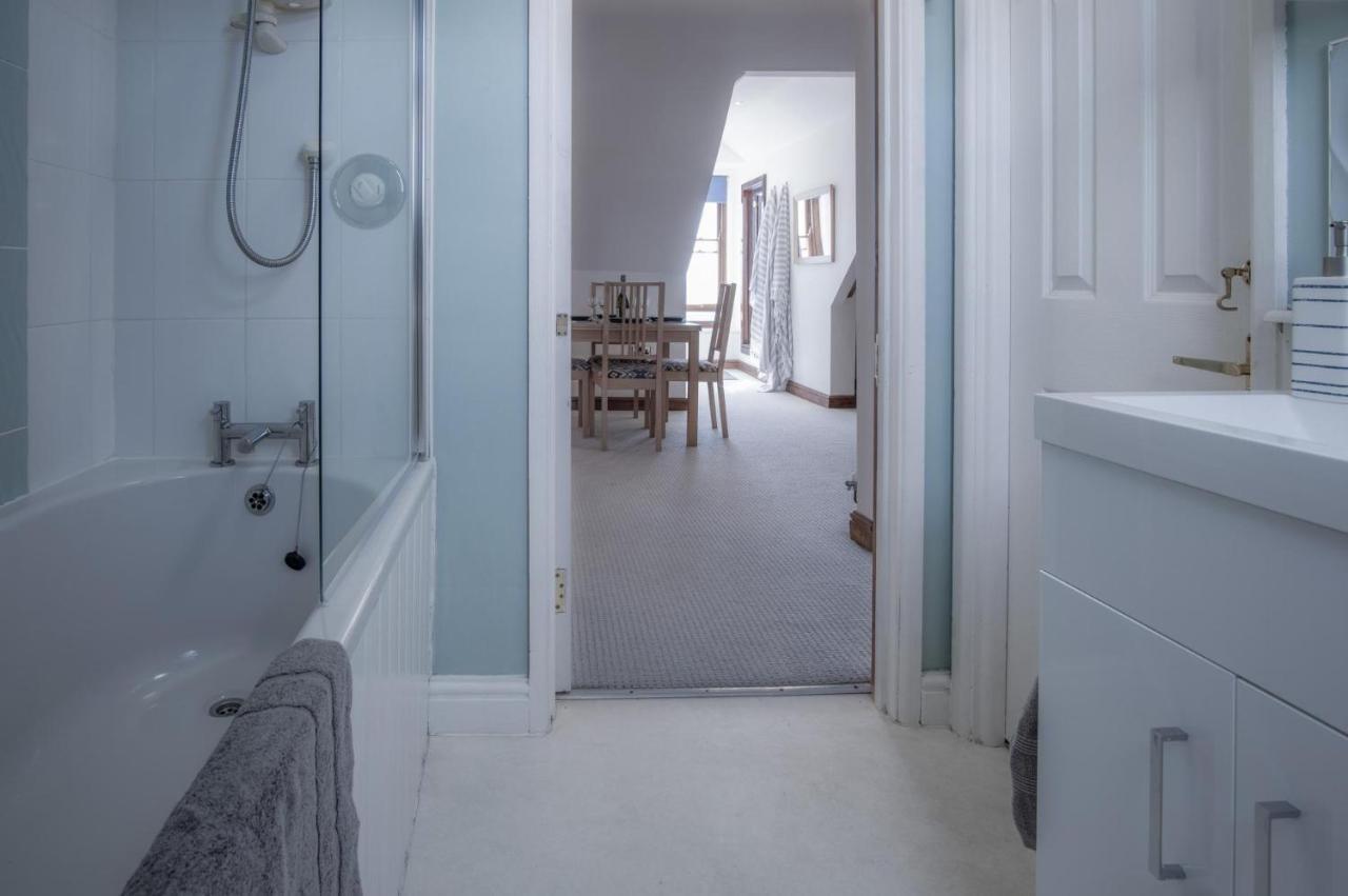 The Nest - 1 Bedroom Apartment - Tenby Eksteriør billede