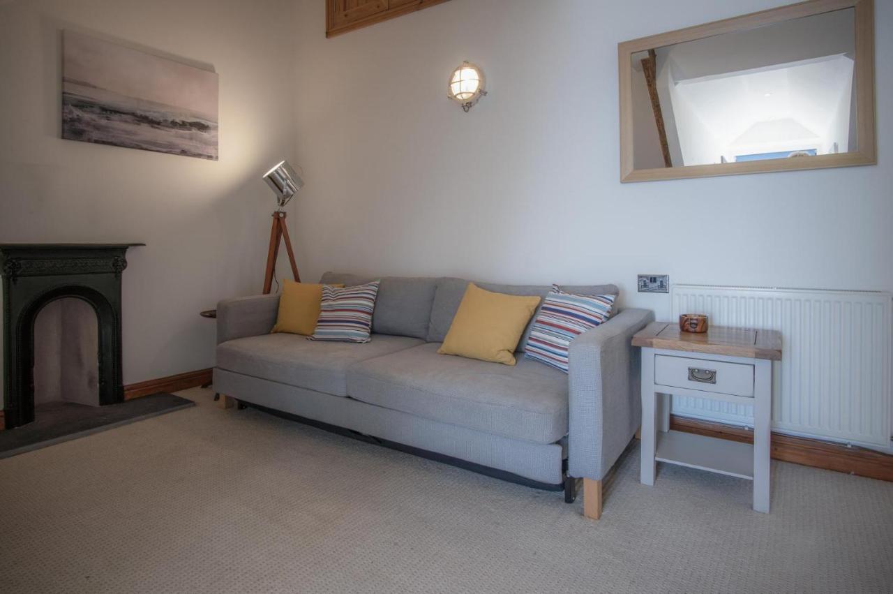 The Nest - 1 Bedroom Apartment - Tenby Eksteriør billede
