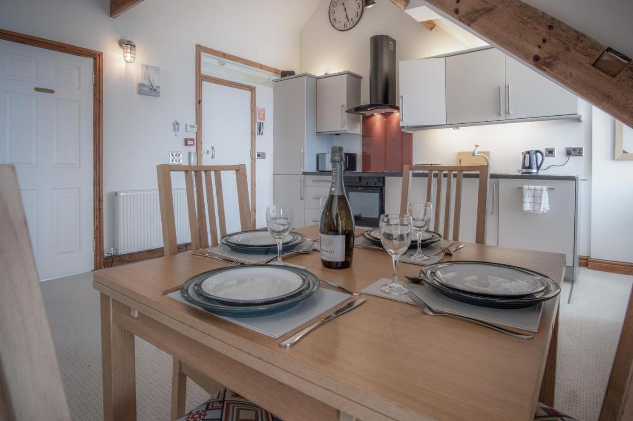 The Nest - 1 Bedroom Apartment - Tenby Eksteriør billede