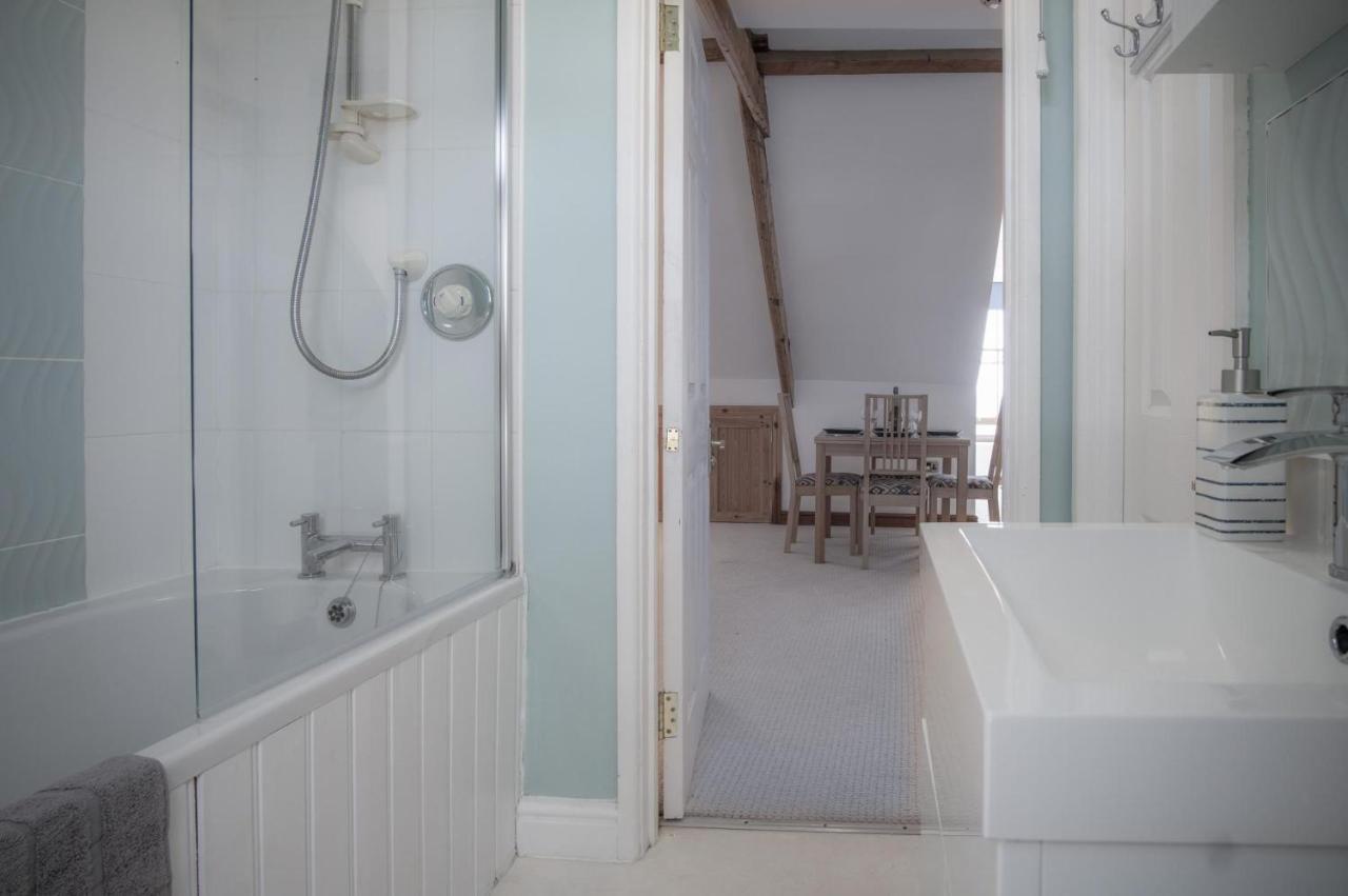 The Nest - 1 Bedroom Apartment - Tenby Eksteriør billede